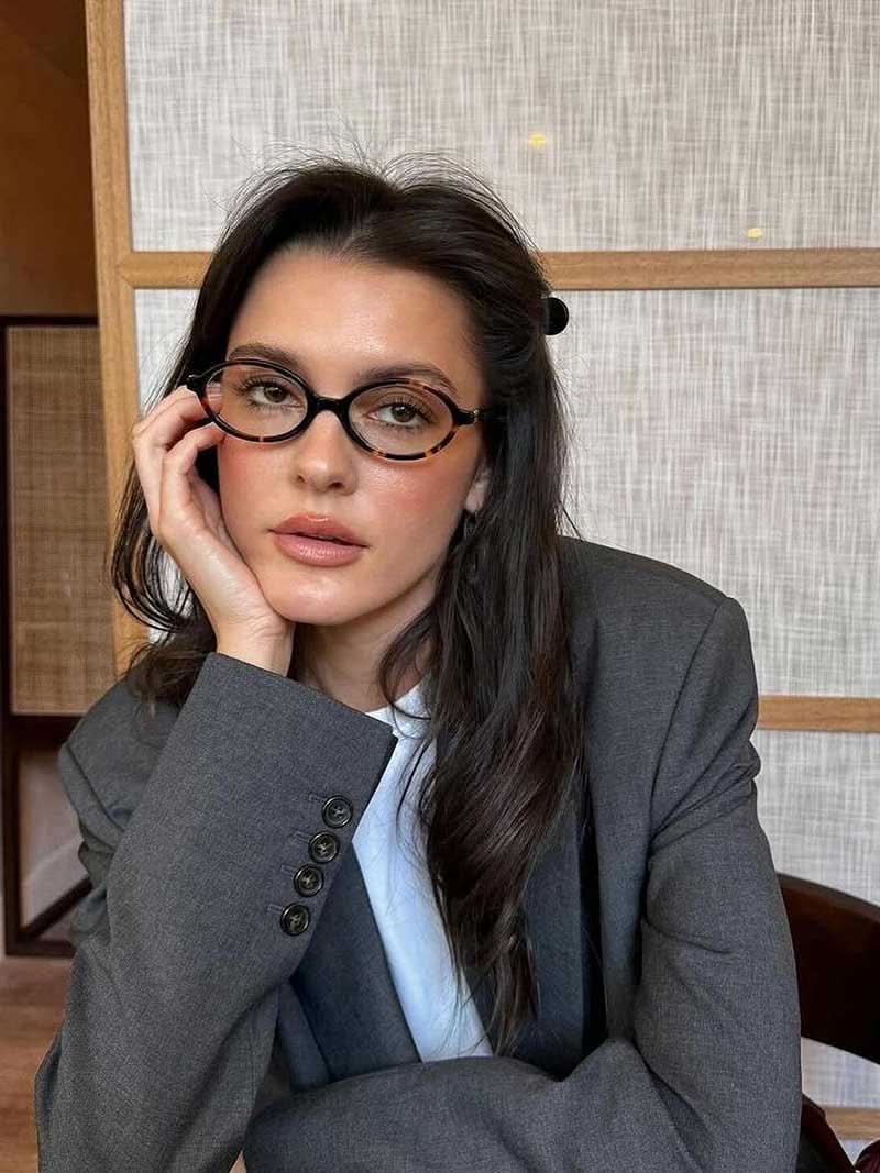 Brynlee | Chic Reading Glasses - View 3
