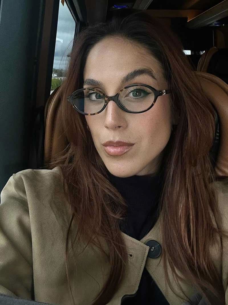 Brynlee | Chic Reading Glasses - View 4