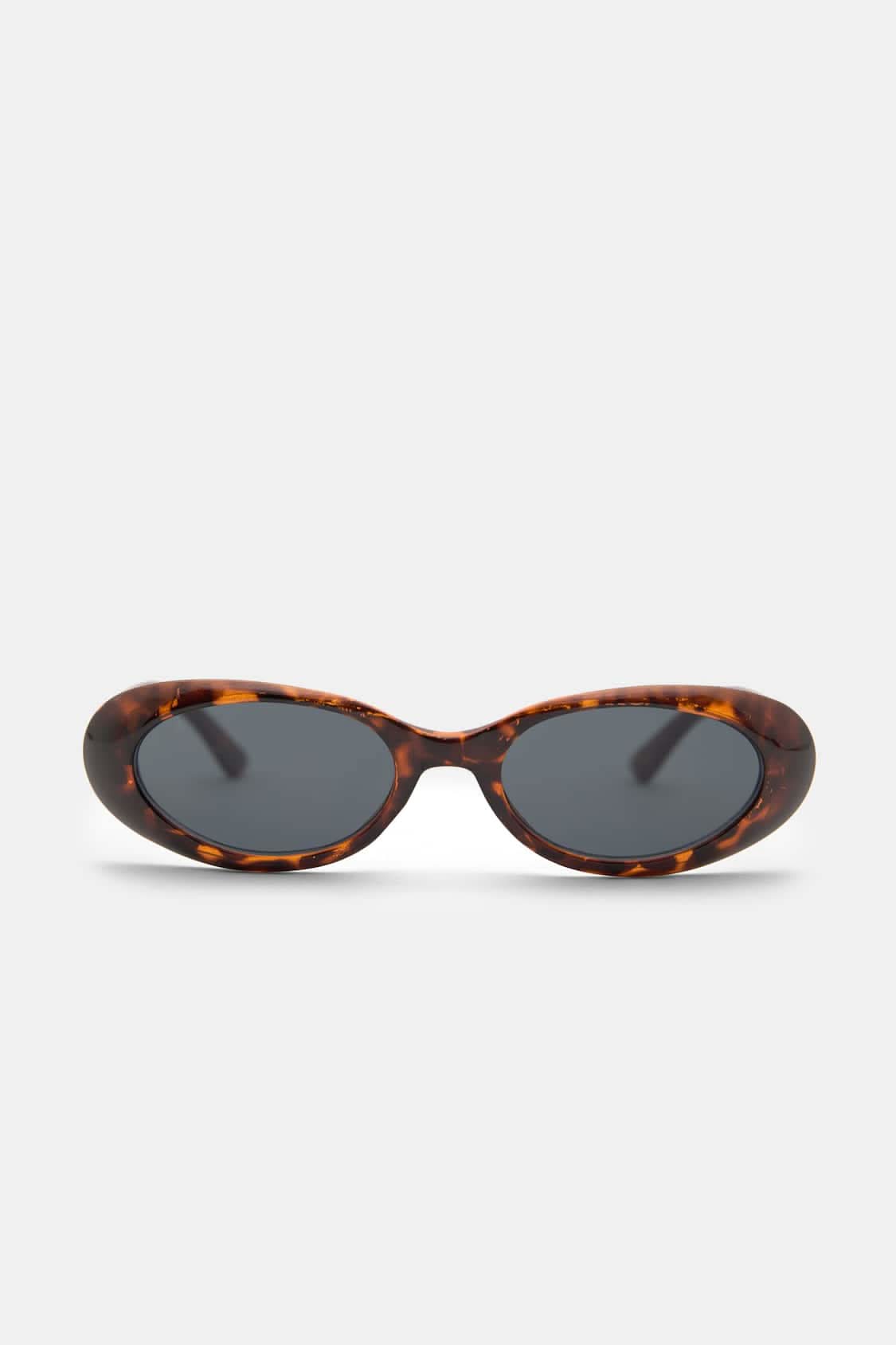 Kaelani | Elegant Sunglasses - View 3